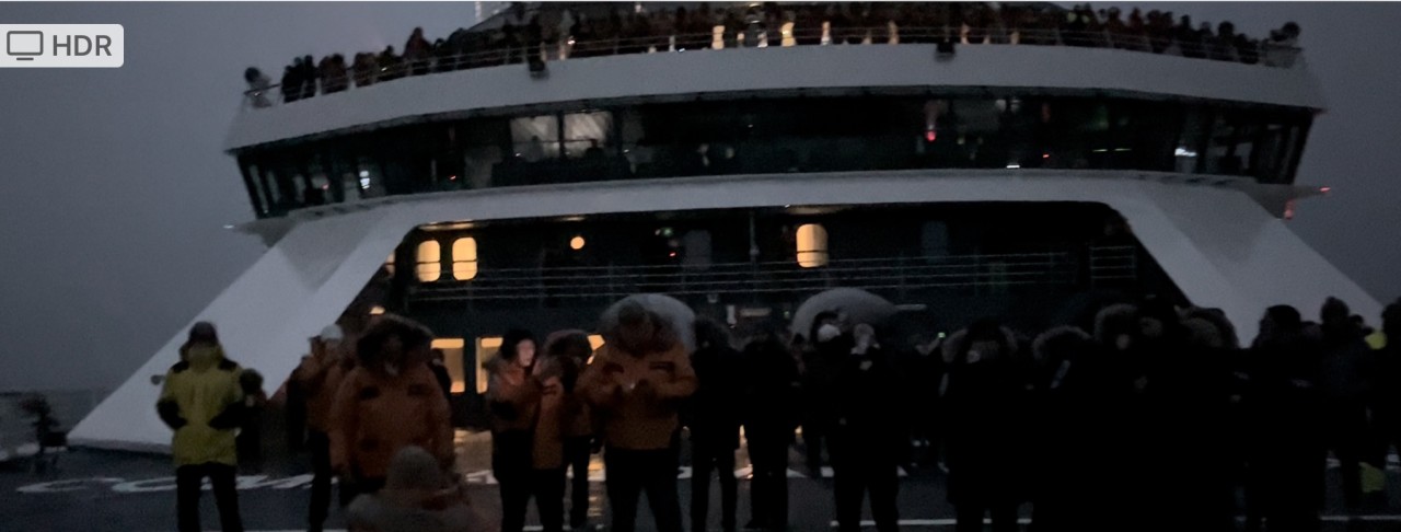 Пассажиры 200. 2. The Survivors _ by a Cruise ship that _ to be near them. (Rescue, happen).