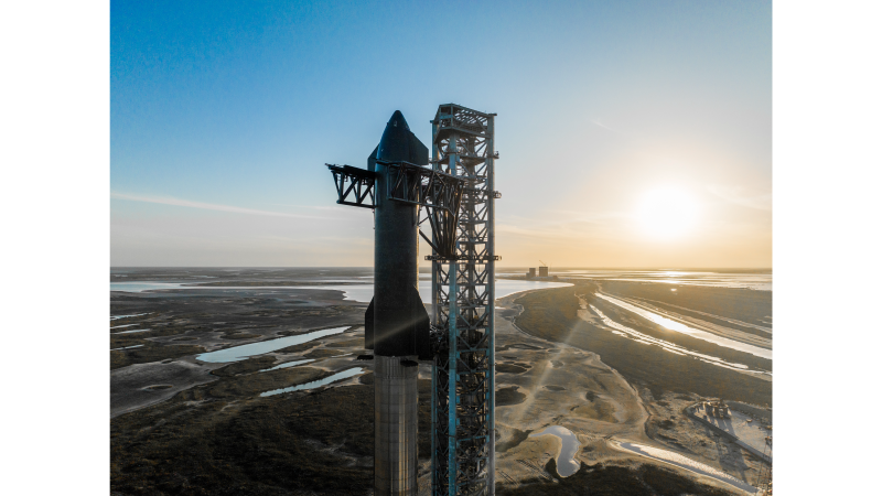 See SpaceX's Starship Mars rocket fully stacked for testing on the pad (photos)