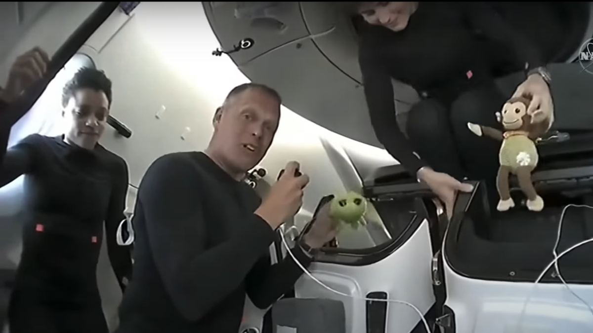 Take a video tour of SpaceX's newest Dragon Freedom with the Crew-4 astronauts