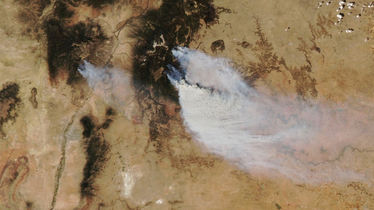 Satellites watch record-breaking fires ravage New Mexico