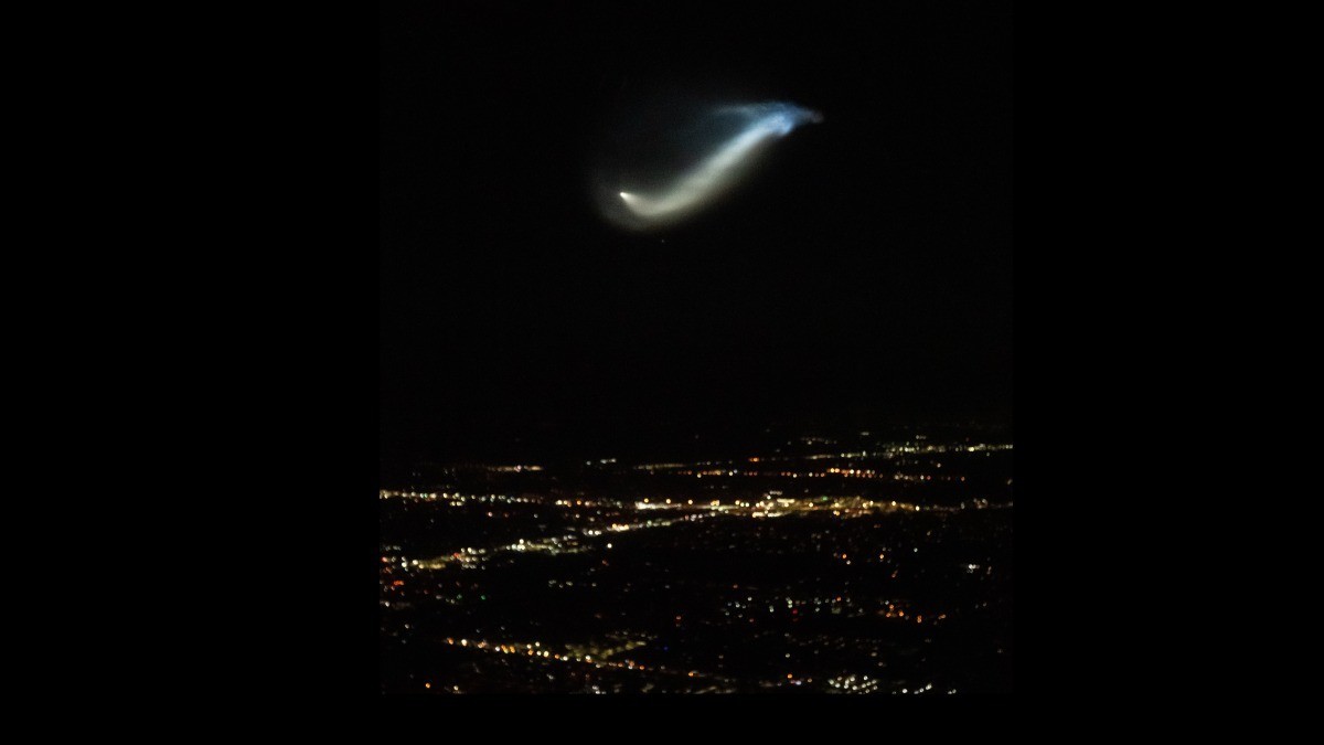 SpaceX Starlink launch spawns spectacular glowing cloud in predawn sky