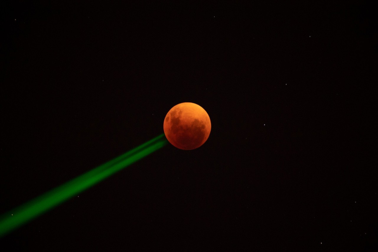 Amazing photos of the Super Flower Blood Moon lunar eclipse of 2022