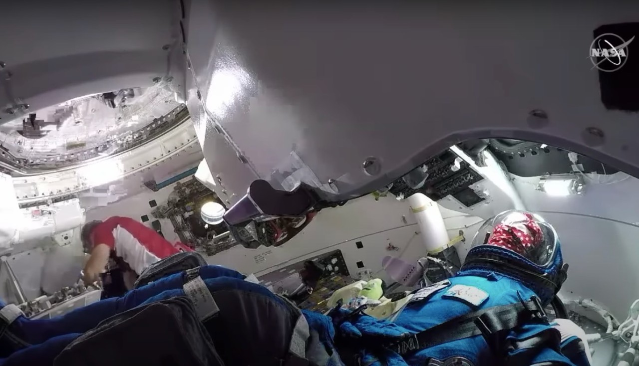 Go inside Boeing's Starliner capsule with space station astronauts ...