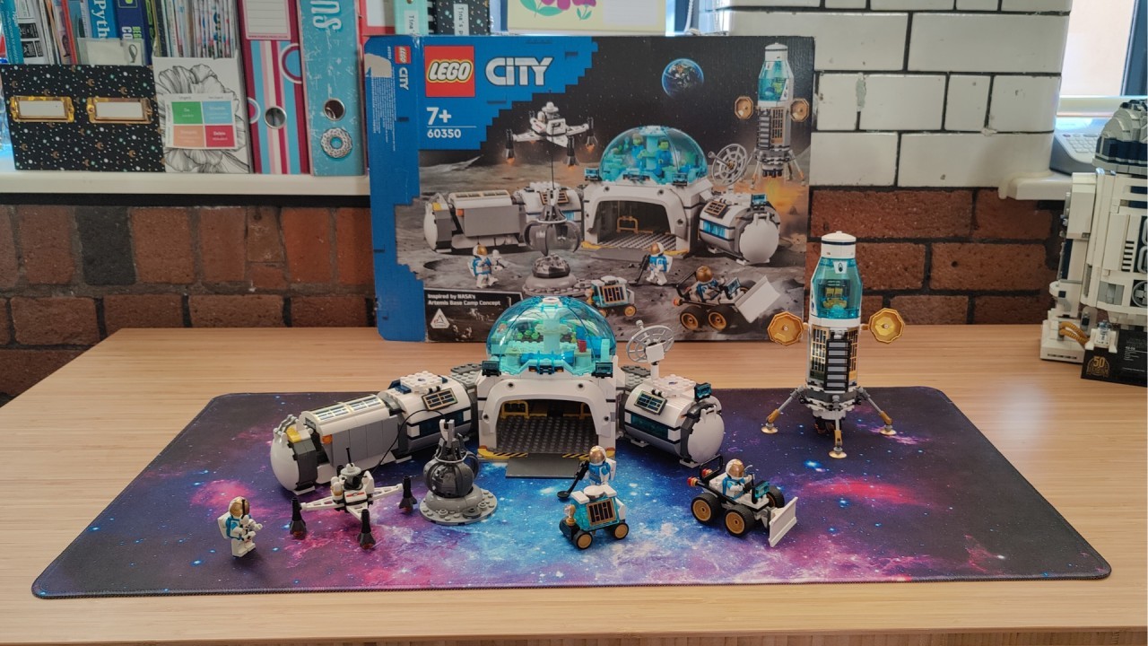 Lego Lunar Research Base review