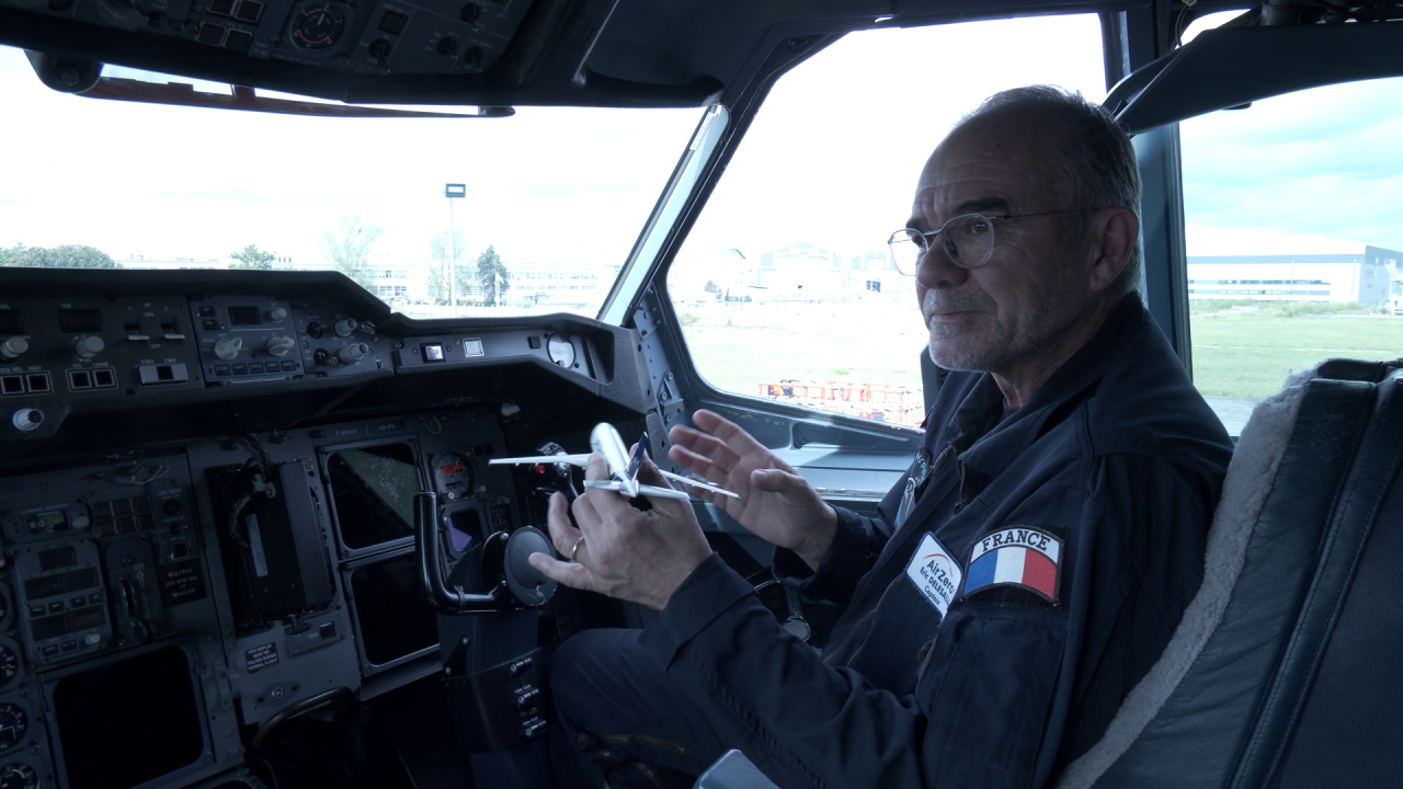 How do you create lunar gravity in a plane? A veteran zero-G pilot explains