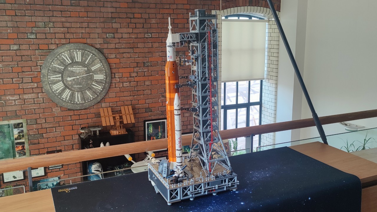 Lego NASA Artemis Space Launch System review