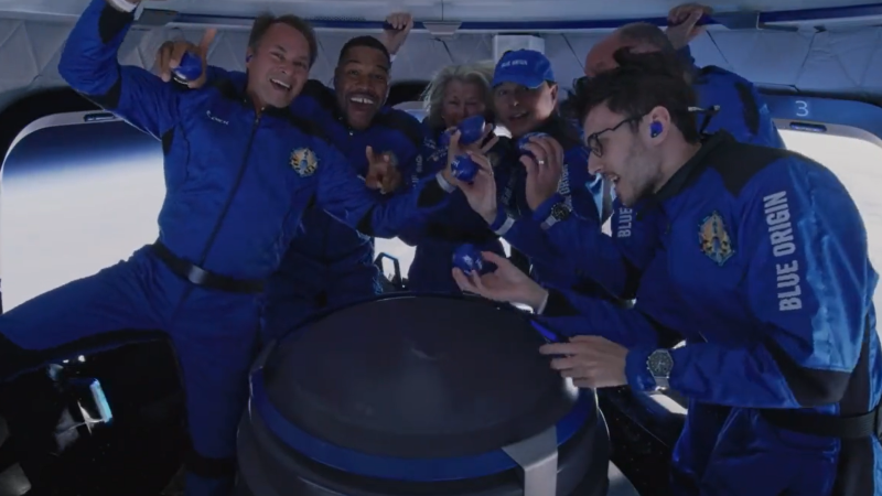 'This is heaven!': Watch Michael Strahan and crew float in space in this Blue Origin launch video