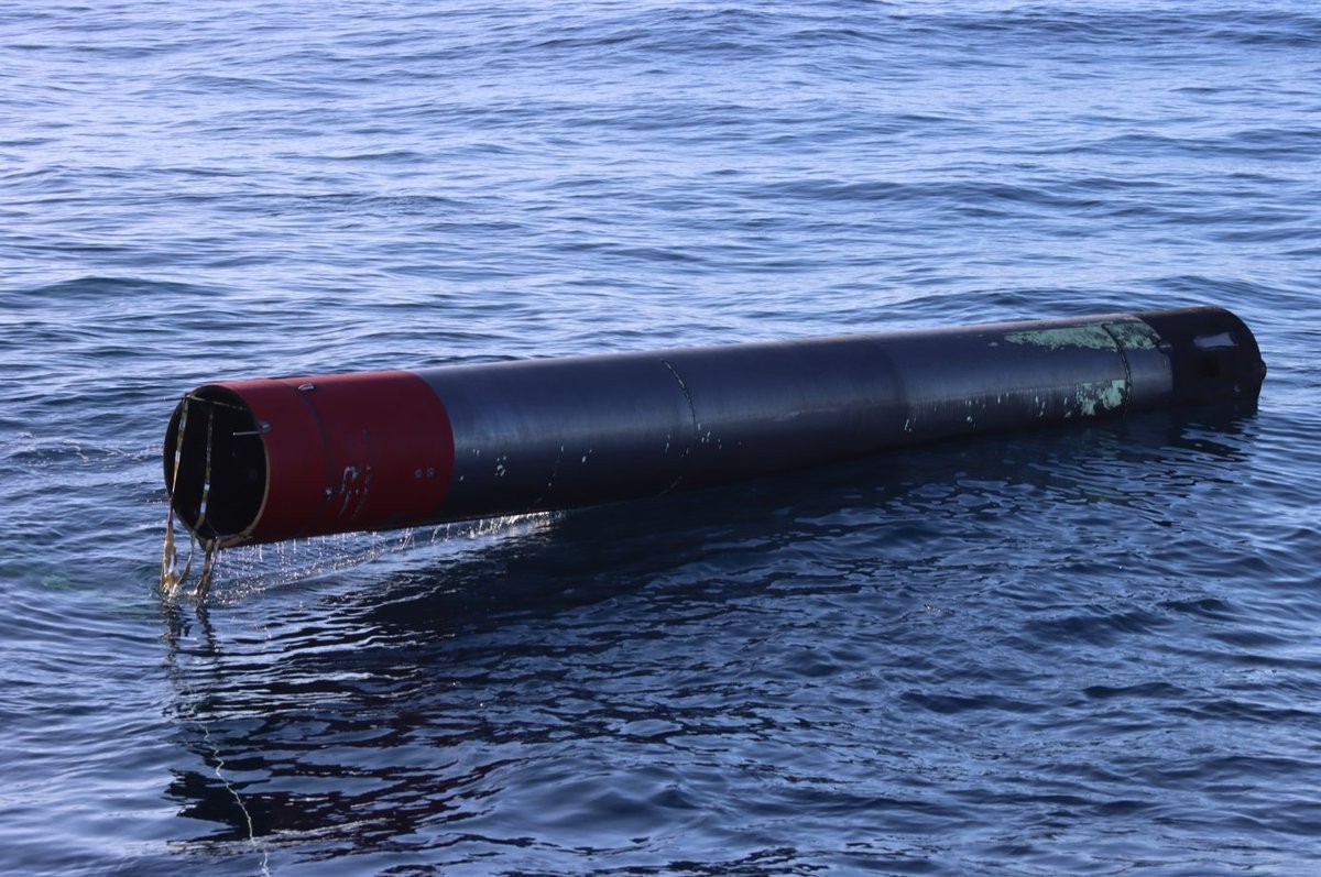 Rocket Lab recovers Electron booster from Pacific Ocean after satellite launch (photos)