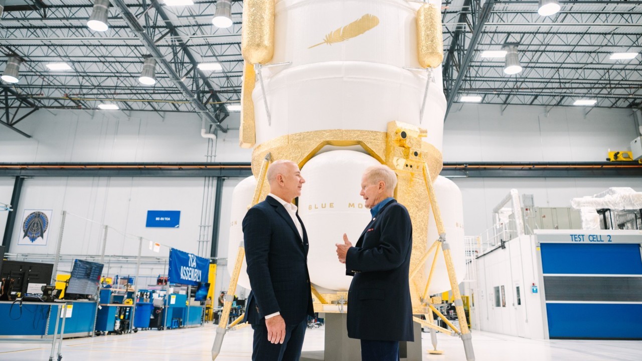 Blue Origin shows off moon lander prototype for NASA's Artemis program