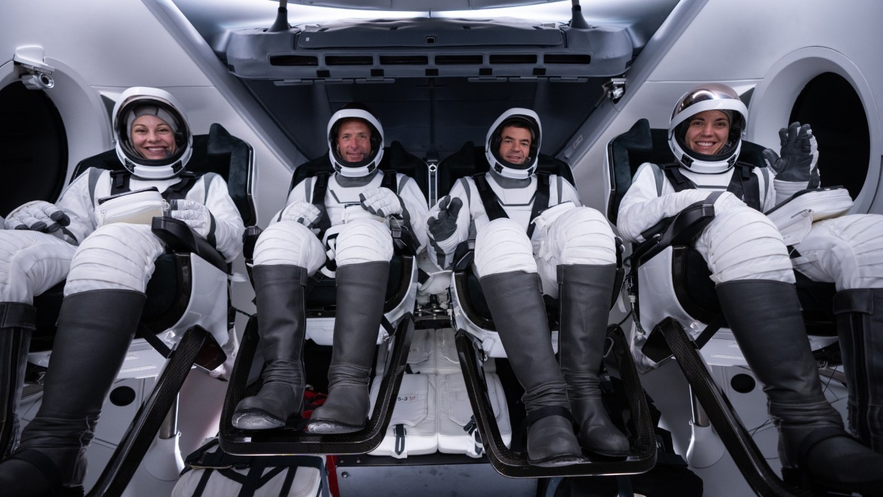 Private astronauts of Polaris Dawn mission patiently await SpaceX launch amid multiple delays