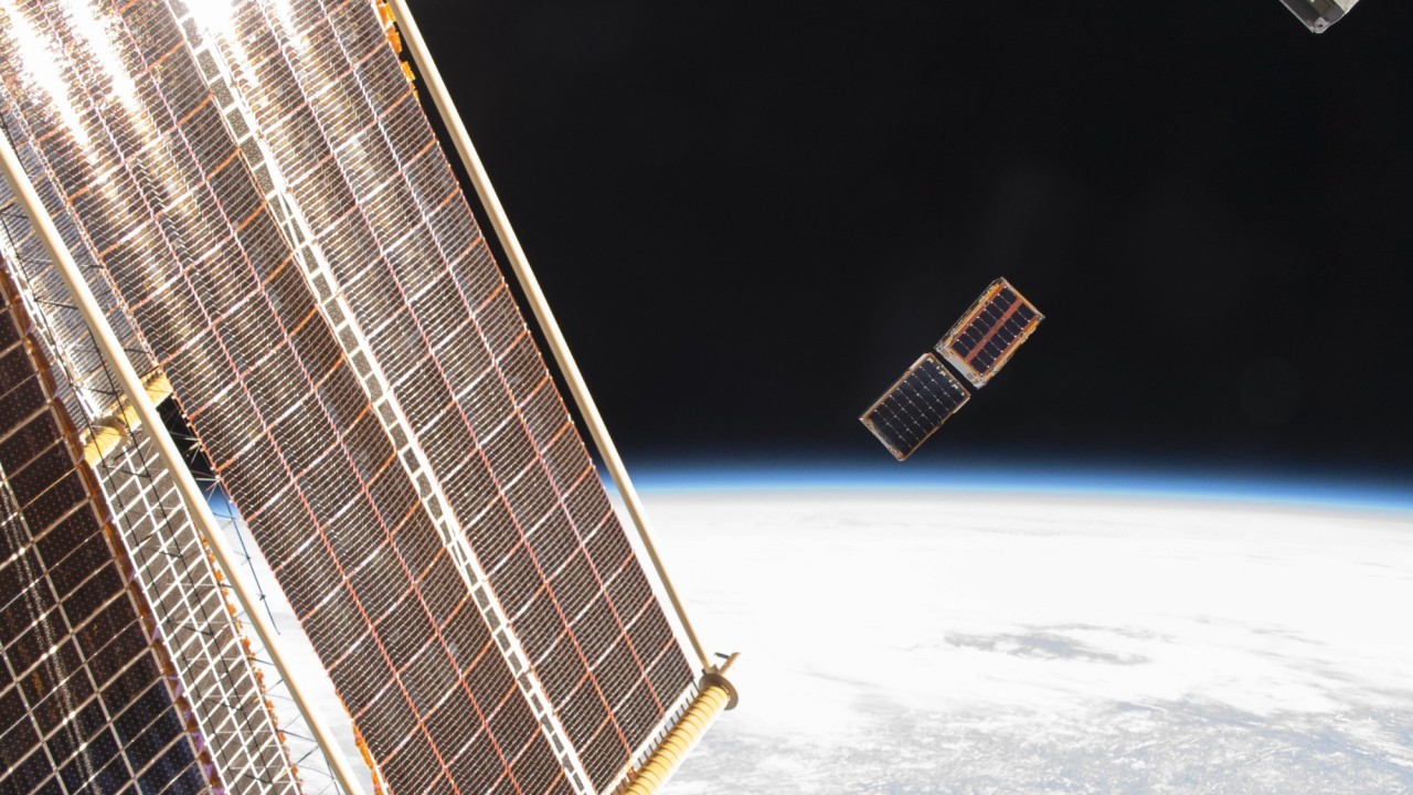 Watch 2 tiny satellites deploy from the ISS in dazzling time-lapse video