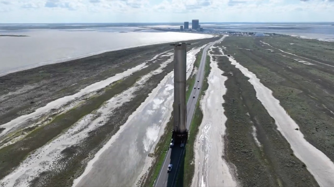 SpaceX rolls Starship Super Heavy booster off pad to prep for epic launch (video)