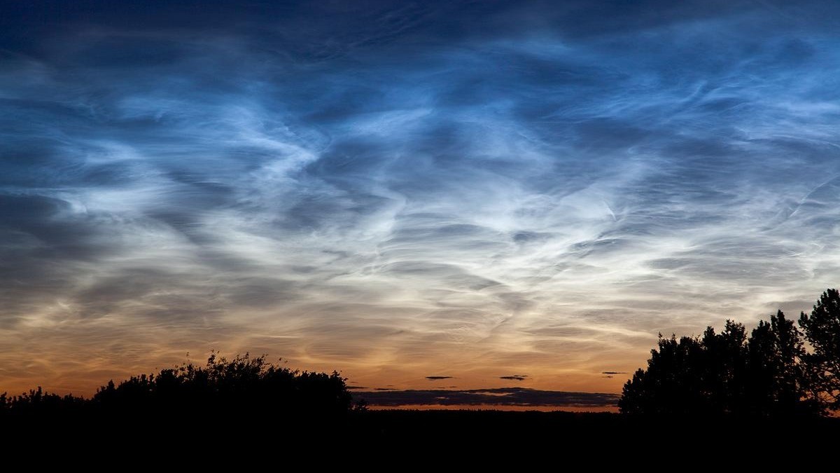 SpaceX Starlink launch spawns gorgeous dawn clouds in Florida sky