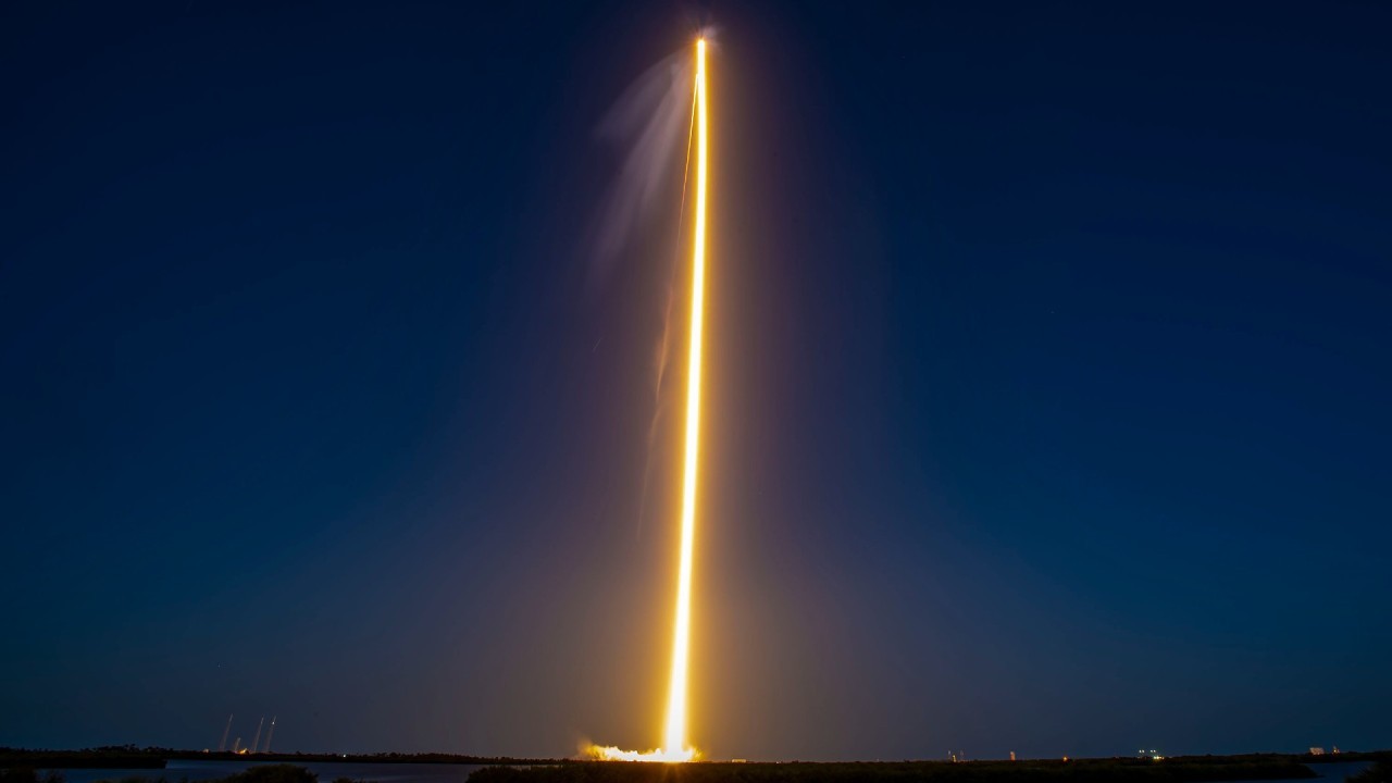 SpaceX Falcon Heavy lights up the night sky in these incredible launch photos