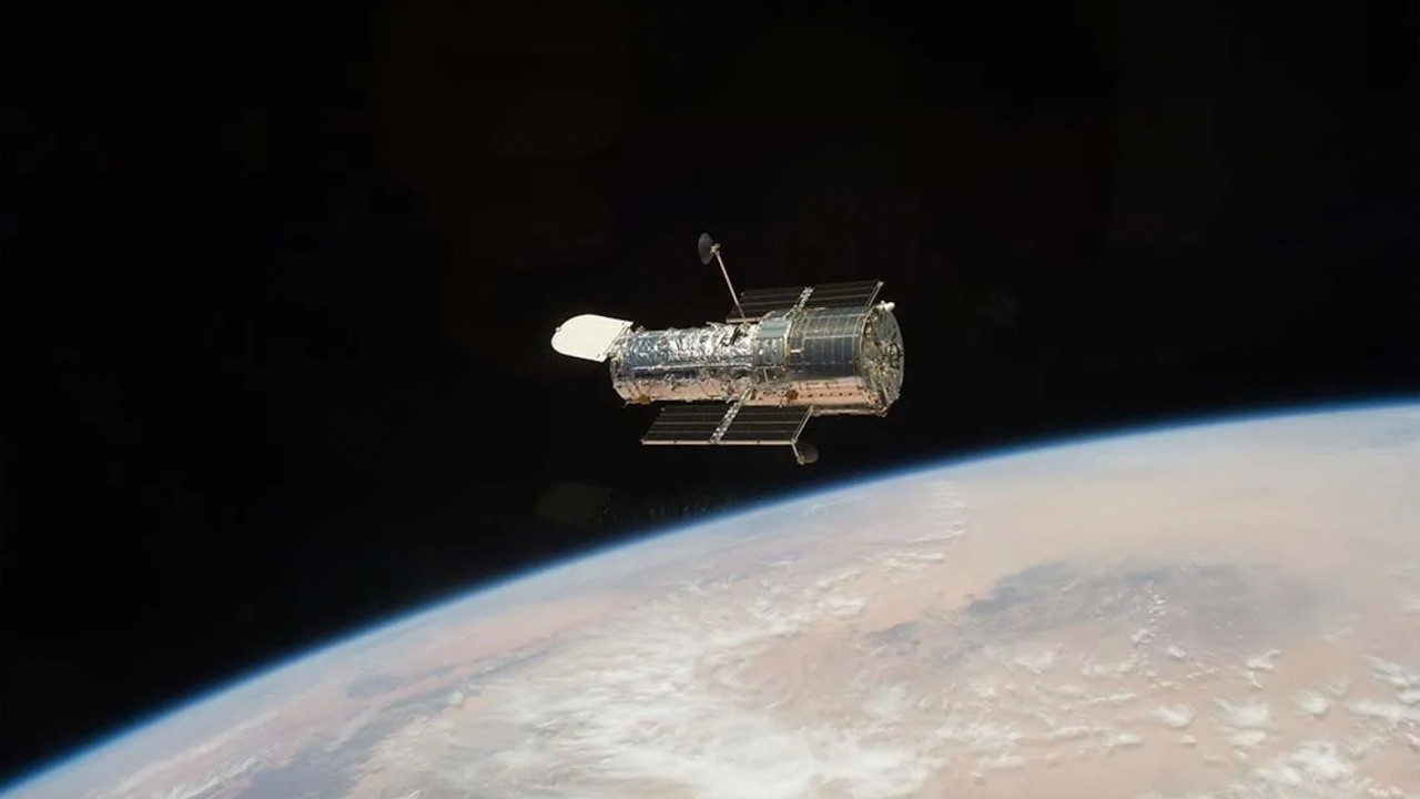 Hubble Space Telescope is in safe mode — but scientists aren't too worried