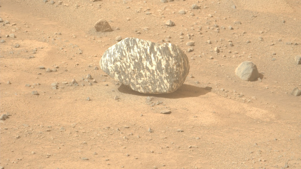 Weird striped rock 'unlike any seen on Mars' found by Perseverance rover.  Here's why NASA's excited