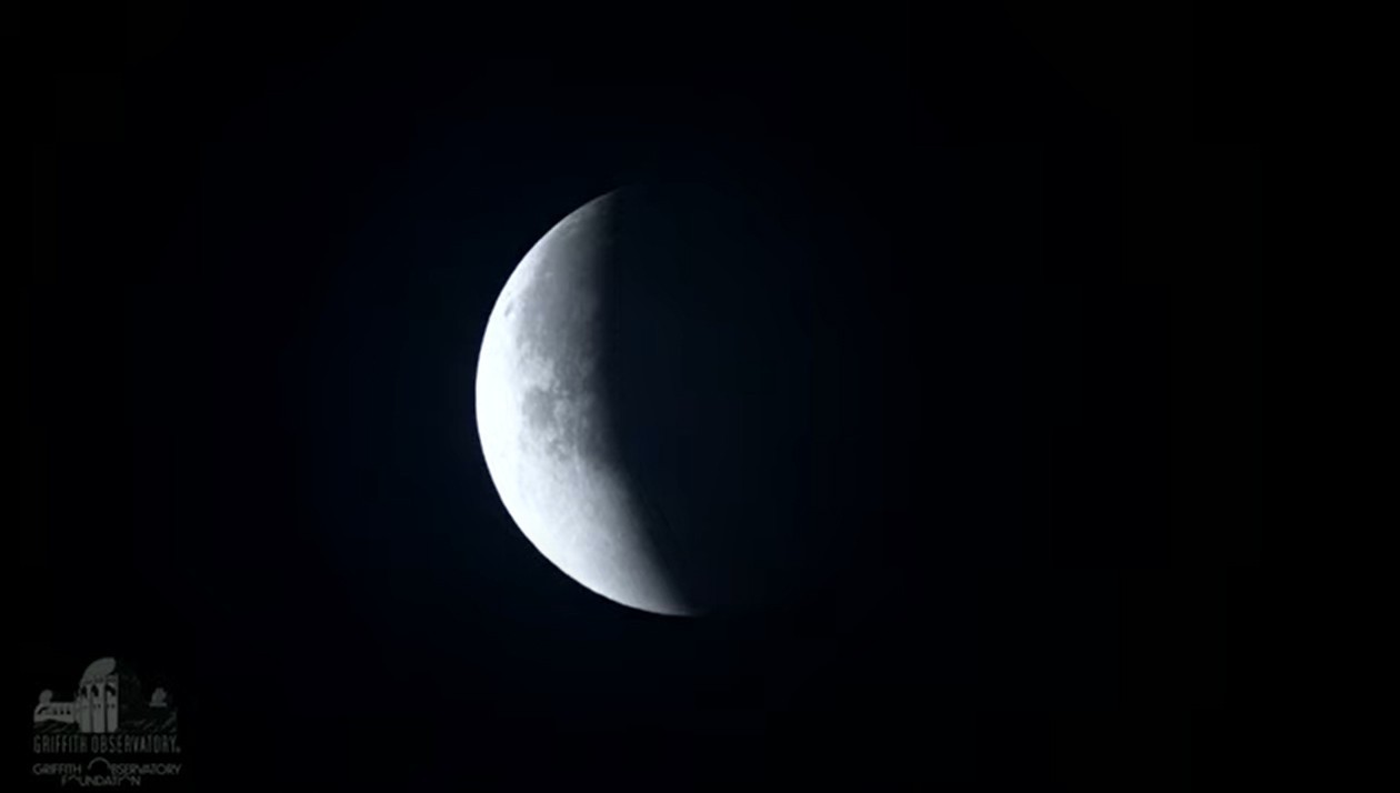 Watch the entire Beaver Moon lunar eclipse in 1 minute time-lapse