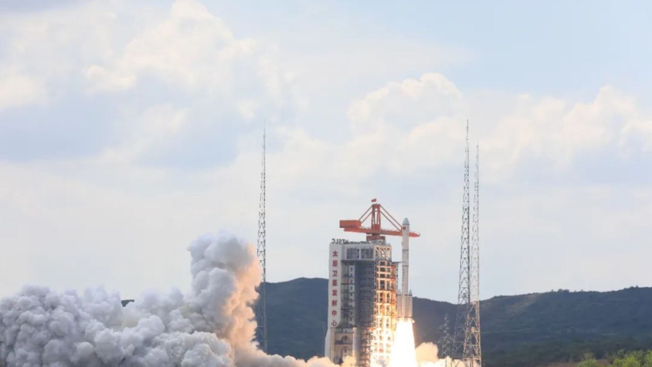 China launches Yaogan 40 spy satellite on Long March 6A rocket (video)