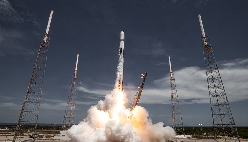 Watch SpaceX launch its 1st Starlink satellites in months