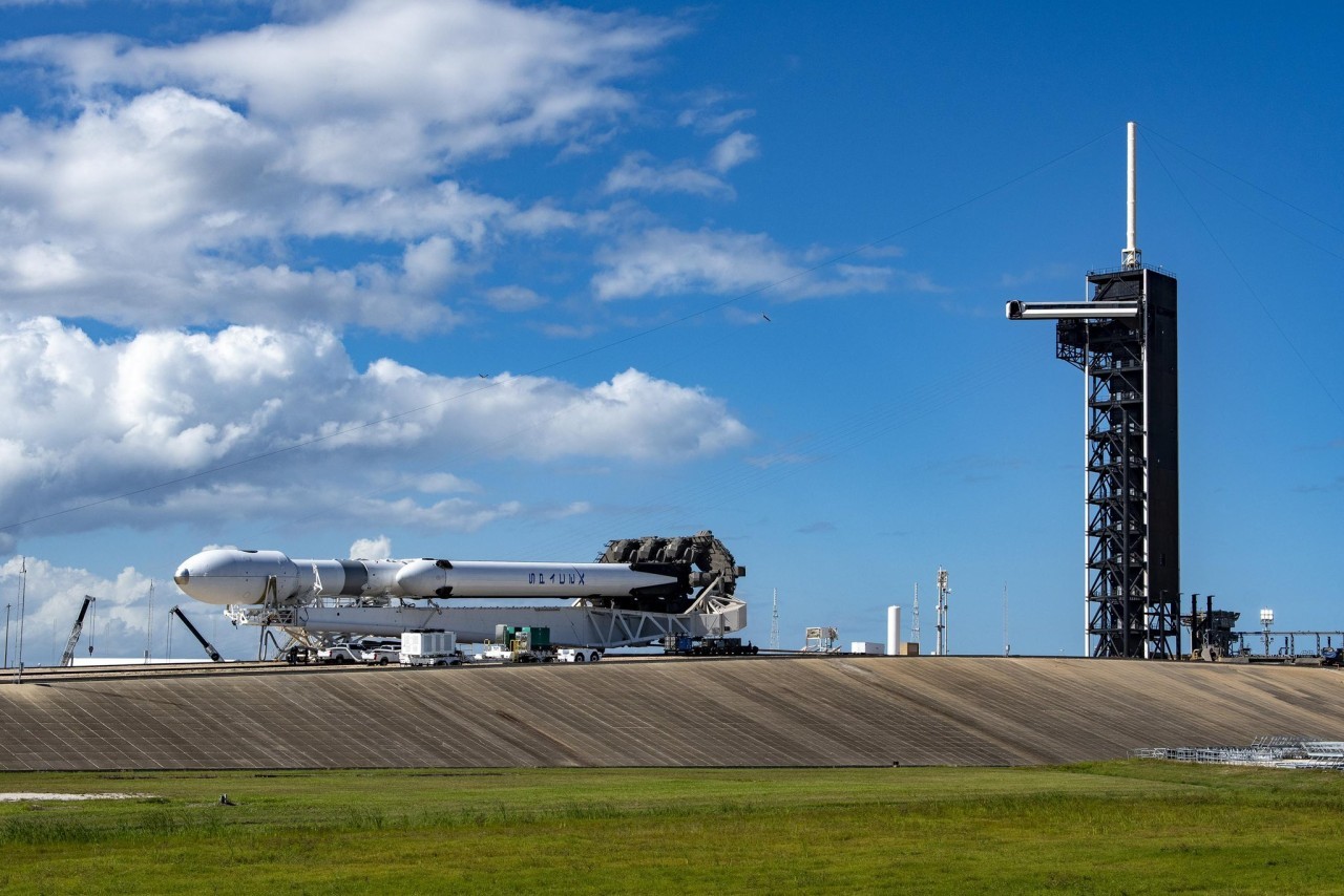 SpaceX rolls out Falcon Heavy rocket ahead of Tuesday launch (photo)