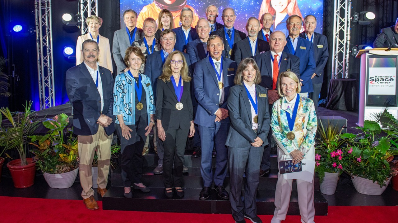 Shuttle fliers David Hilmers, Marsha Ivins enter Astronaut Hall of Fame