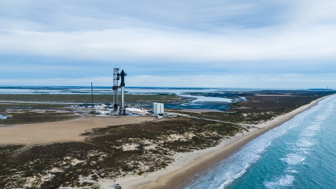 SpaceX stacks giant Starship rocket ahead of 3rd test flight (video, photos)