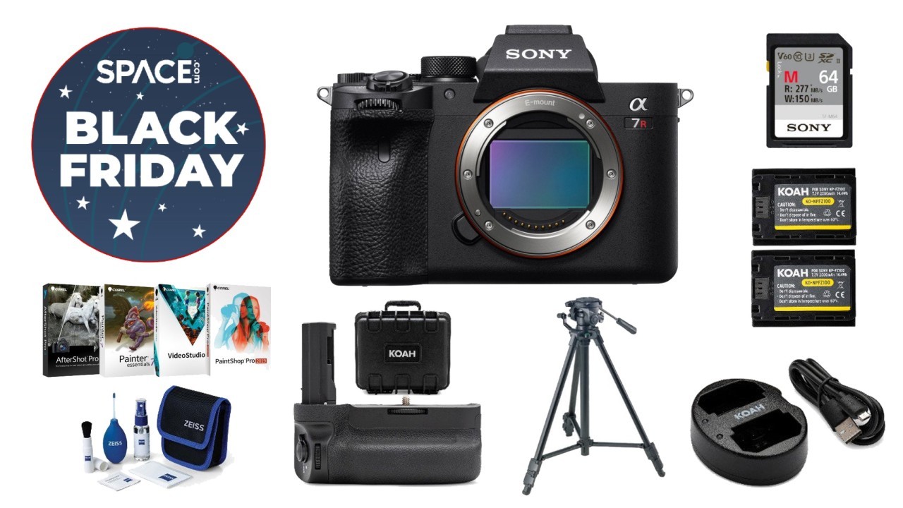 Sony A7R IVA camera bundle was $3498, now $2998 at Walmart