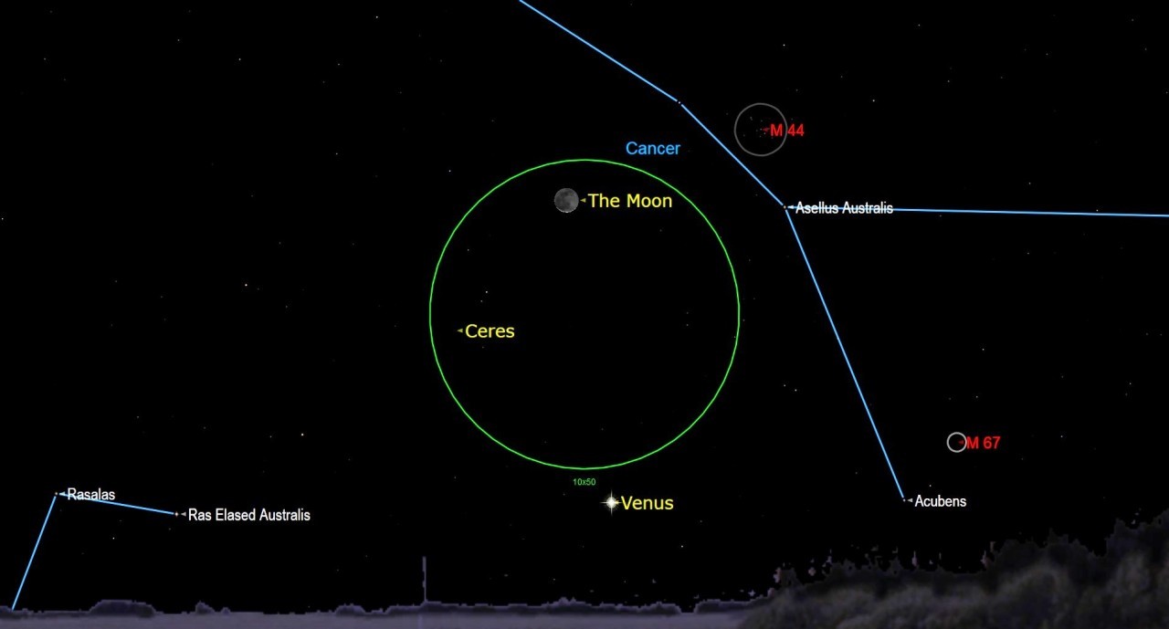 See the old moon and Venus conjunction tonight