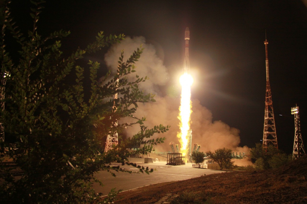 Soyuz rocket will launch a new OneWeb internet satellite fleet today. Here's how to watch live.