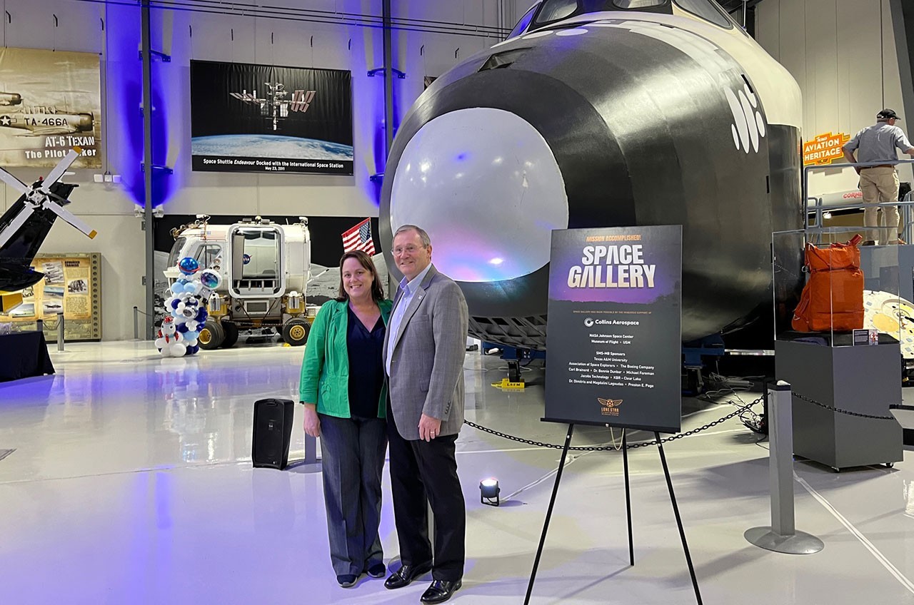 Shuttle simulators and astronaut artifacts featured in new Lone Star 'Space Gallery'