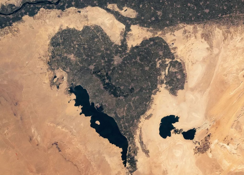 Astronauts spot an ancient heart-shaped oasis in Egypt just in time for Valentine's Day