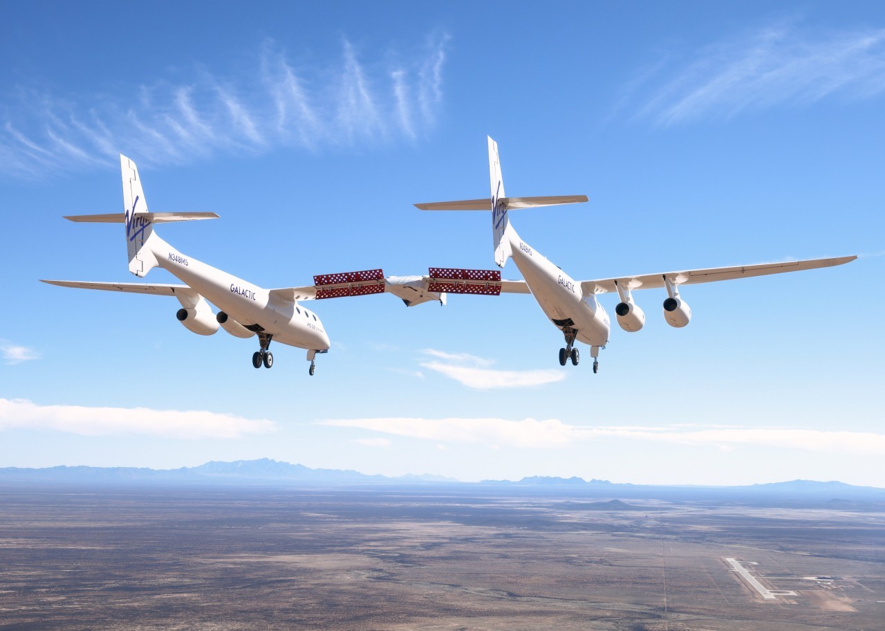 Virgin Galactic's carrier plane flies back to New Mexico spaceport