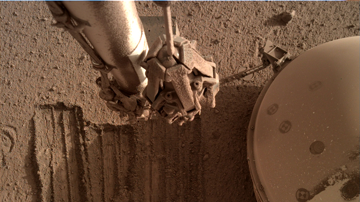 Equatorial Mars is surprisingly dry, NASA's InSight lander finds