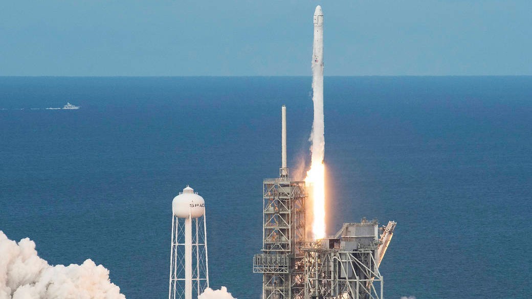 SpaceX inks 14-launch deal to loft Telesat's 'Lightspeed' internet constellation