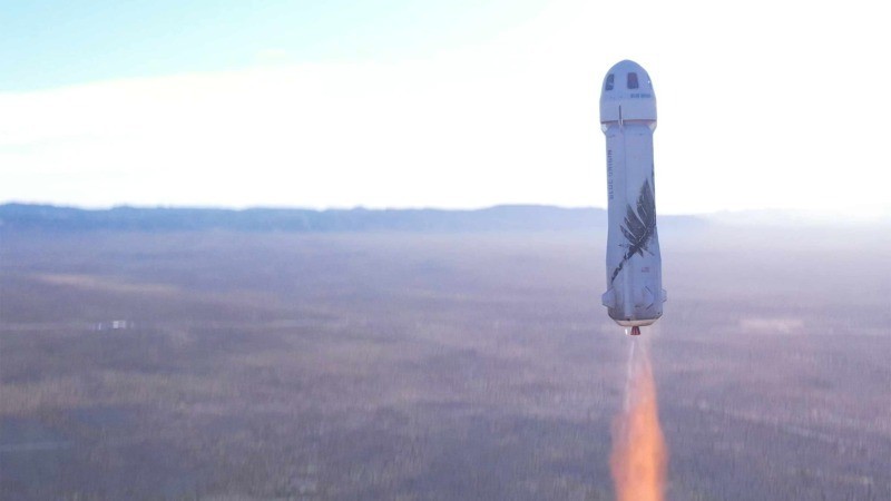 In photos: Michael Strahan's launch into space on Blue Origin's New Shepard