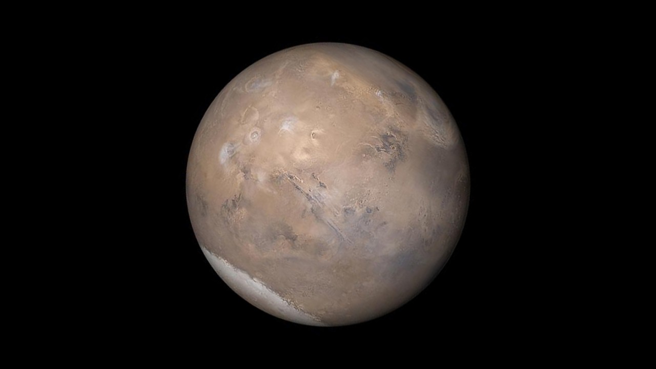 New evidence for liquid water on Mars suggests the planet is geothermally active