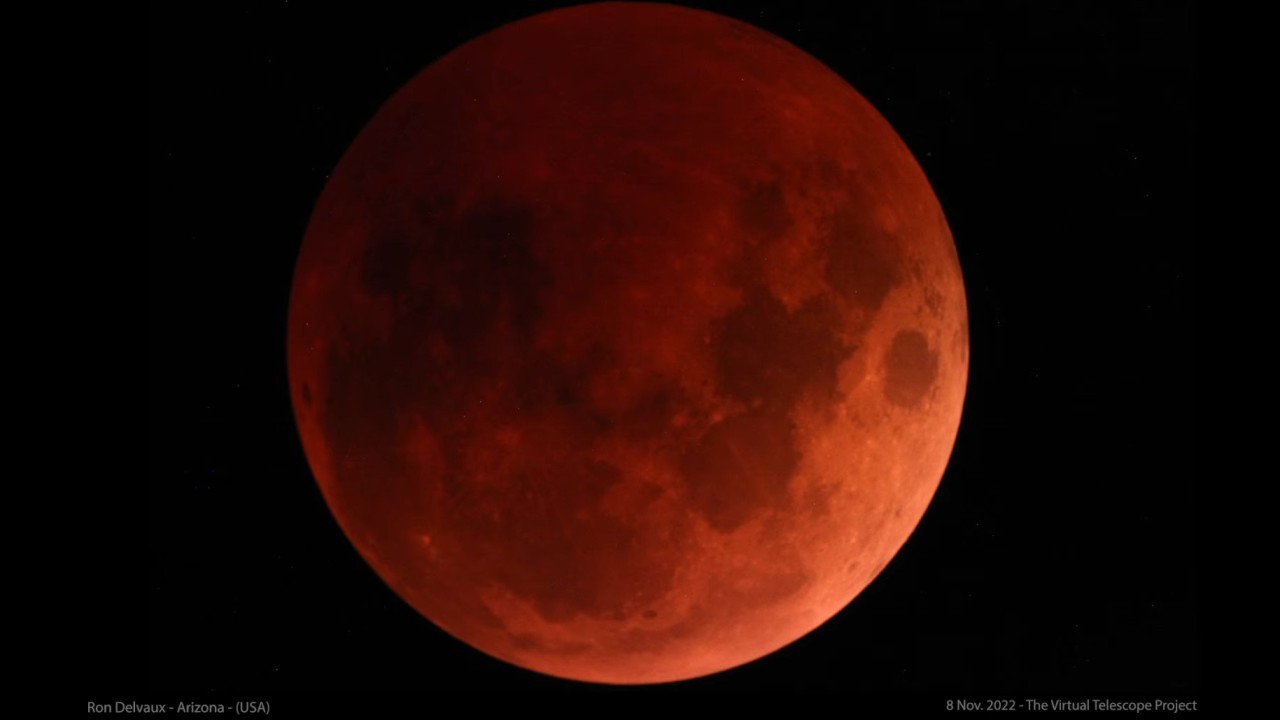 Amazing photos of the last Blood Moon lunar eclipse of 2022 (gallery)