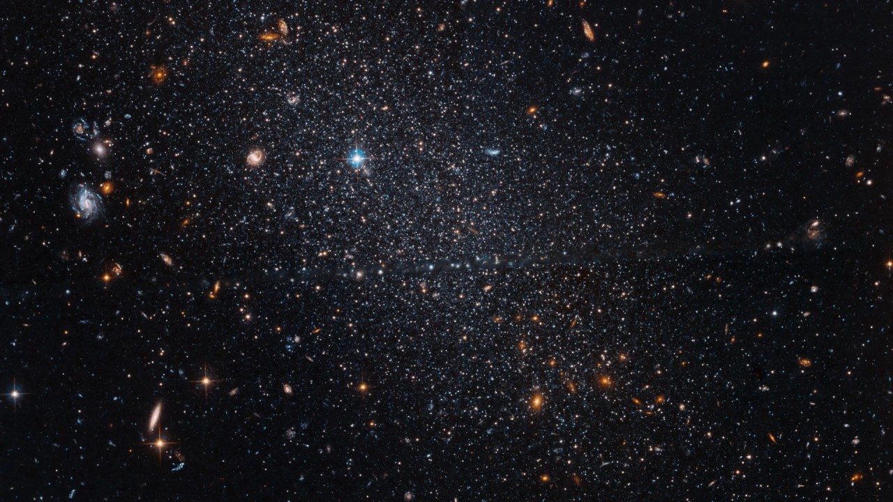 Hubble telescope spies a sparkling 'cosmic fossil' 3 million light-years away (image)