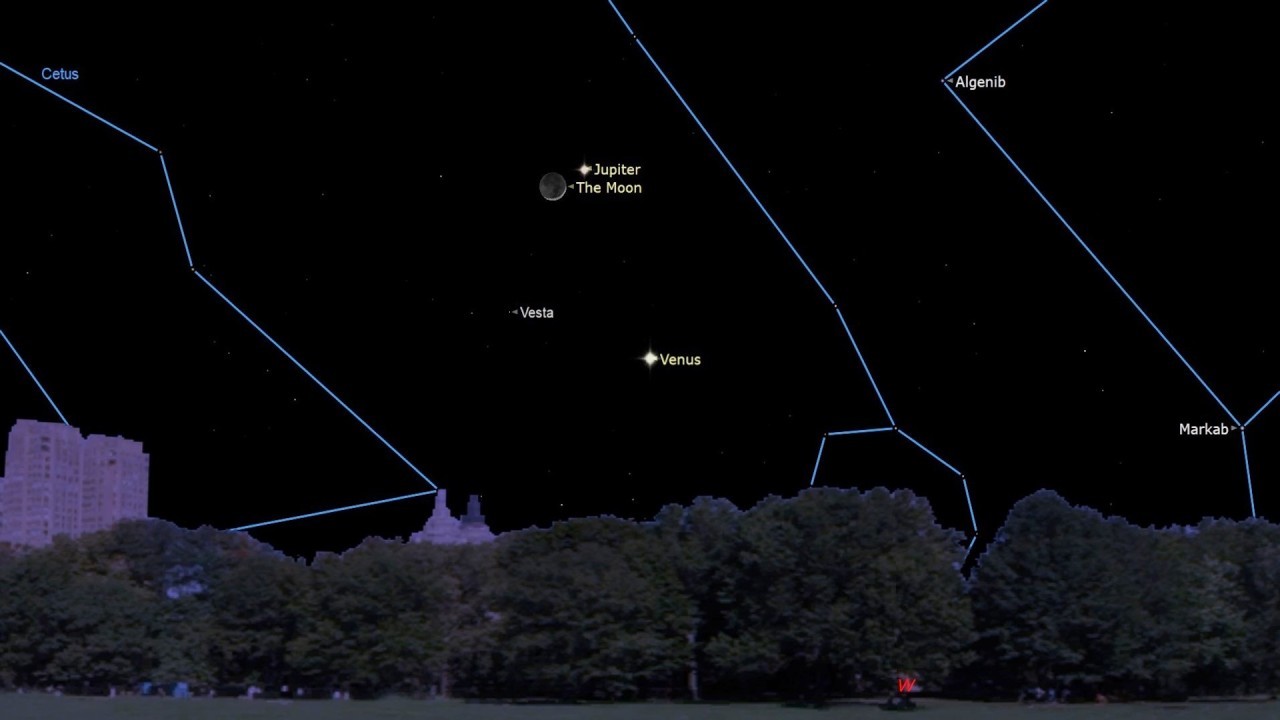 Watch the moon meet up with Jupiter in the night sky tonight