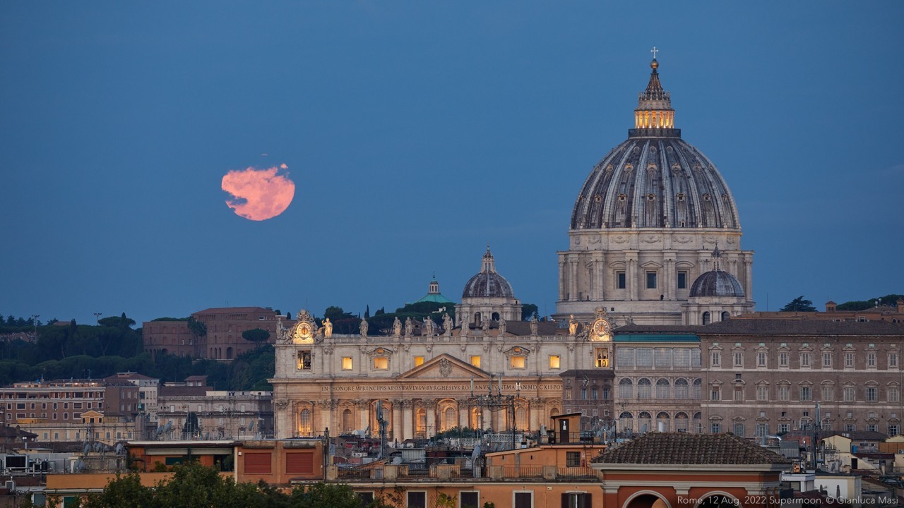 Sturgeon supermoon stuns viewers around the world (photos)