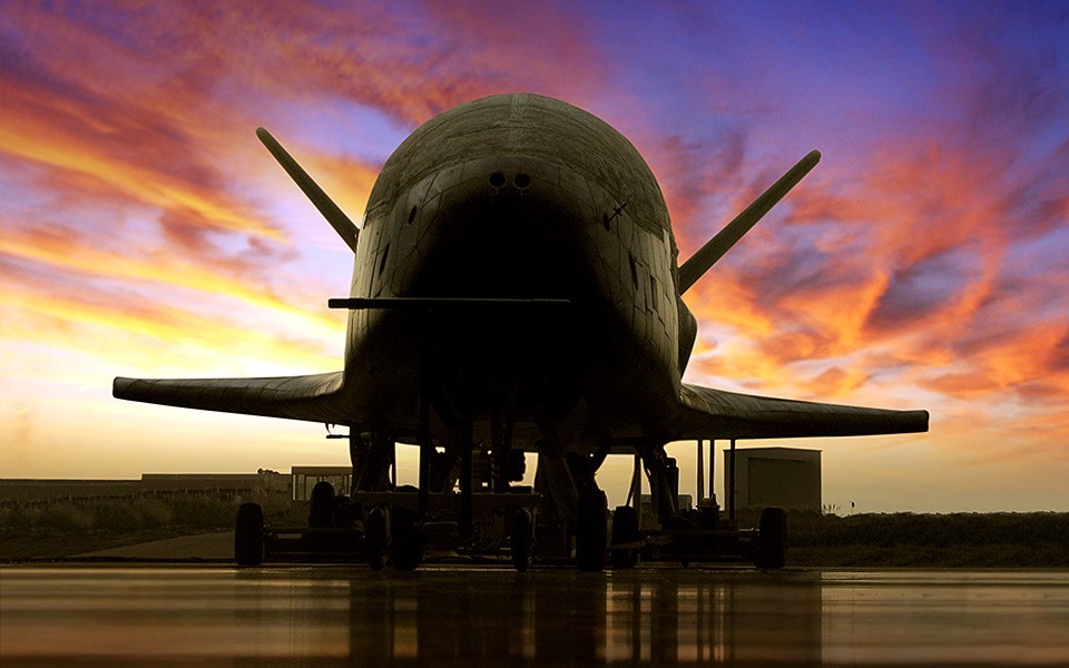 US military's mysterious X-37B space plane sets new spaceflight record ...