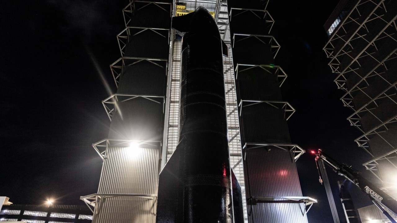 SpaceX rolls Starship spacecraft to pad ahead of Nov. 18 launch (photos)