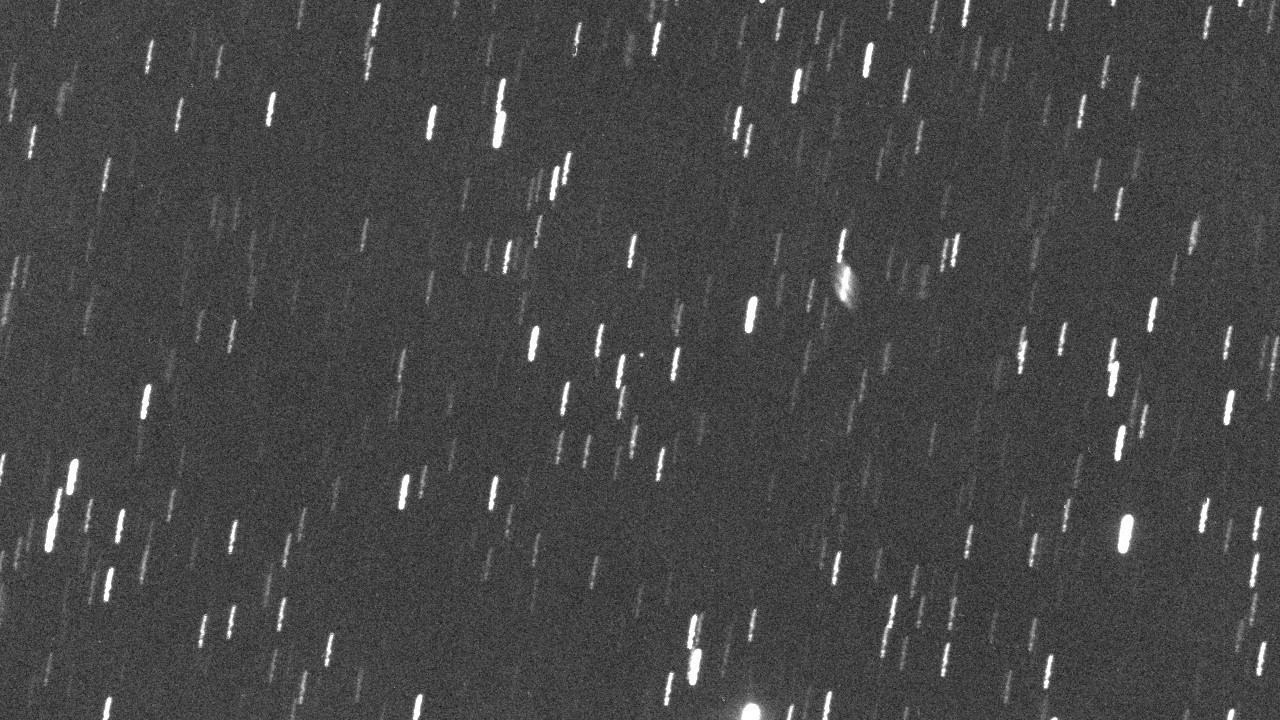 Telescopes capture Jupiter-bound JUICE probe during historic Earth-moon flyby (photos)