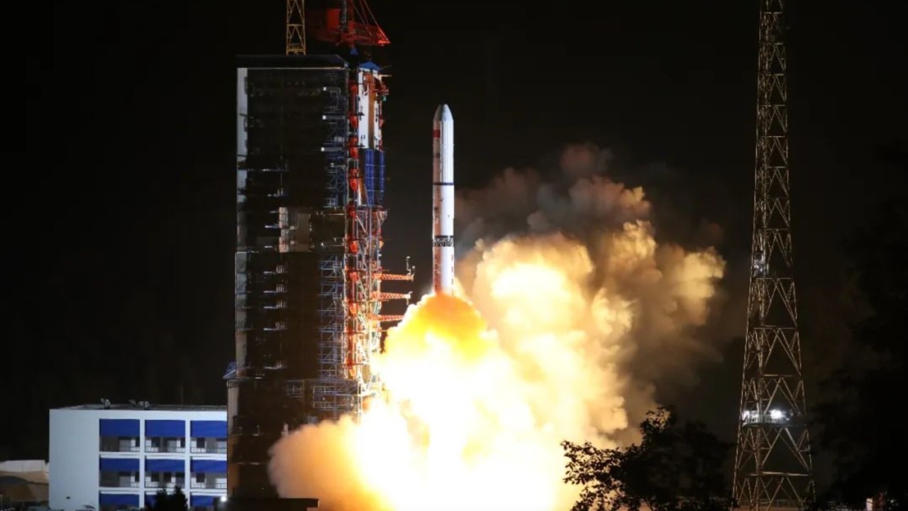 China continues remote-sensing buildup with new launch of Yaogan satellites (video)