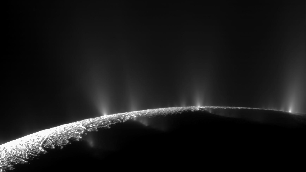 How deep-sea silica ends up in Saturn moon Enceladus' famous geysers