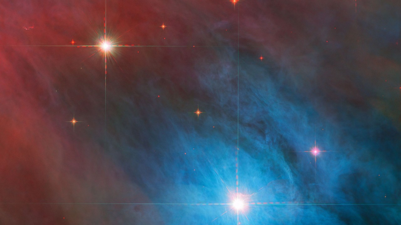 Hubble telescope captures dazzling stellar duo in Orion Nebula (photo)