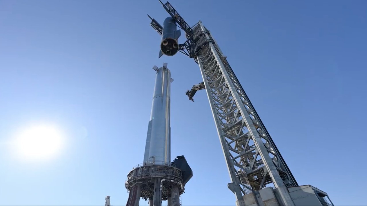 Watch SpaceX Stack Its Starship Megarocket Using Giant 'chopsticks ...