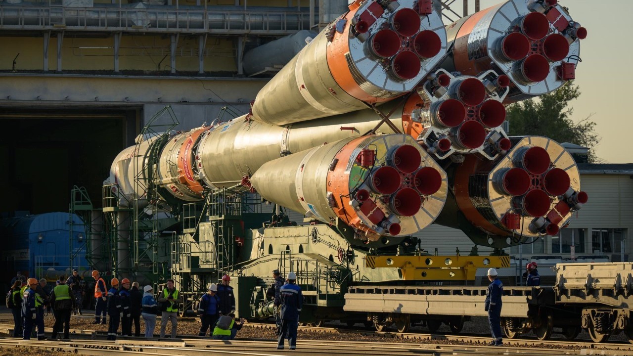 Russia rolls Soyuz rocket to the pad ahead of Sept. 15 astronaut launch to ISS (photos)