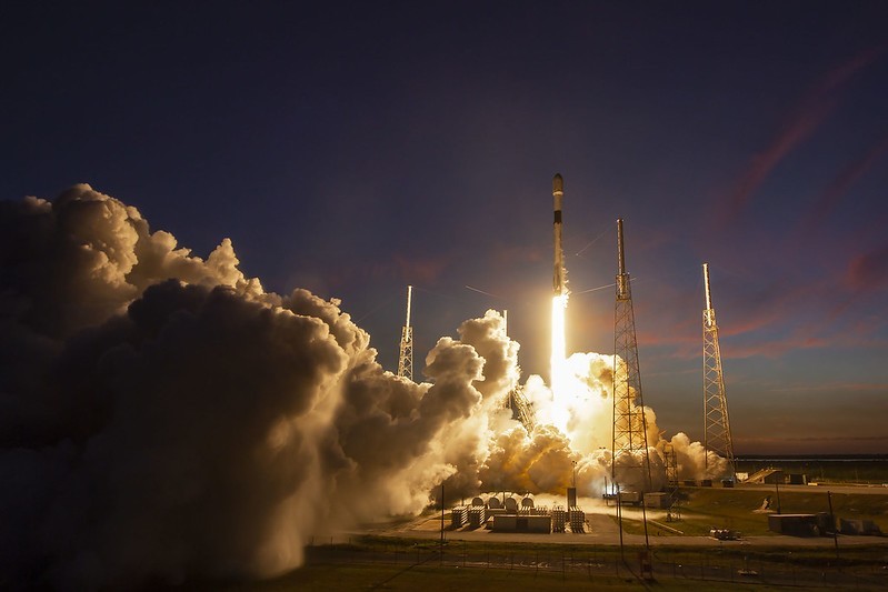 These photos of SpaceX's Italian satellite launch and rocket landing are amazing