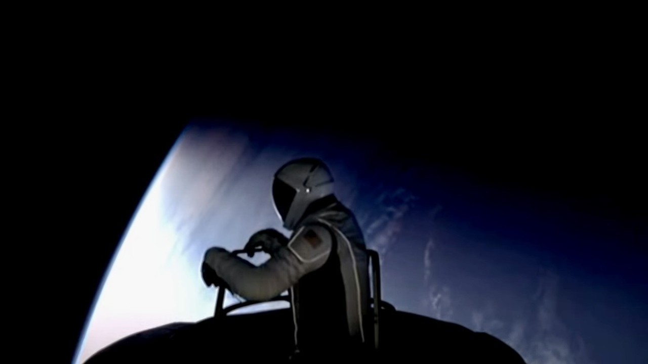 SpaceX Polaris Dawn astronauts perform historic 1st private spacewalk in orbit (video)